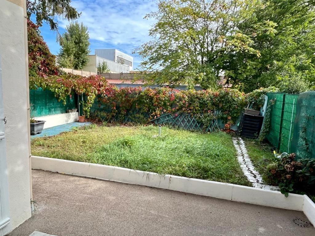 Charmante Maison Avec Jardin Sans Vis-A-Vis Saint-Fons Zewnętrze zdjęcie