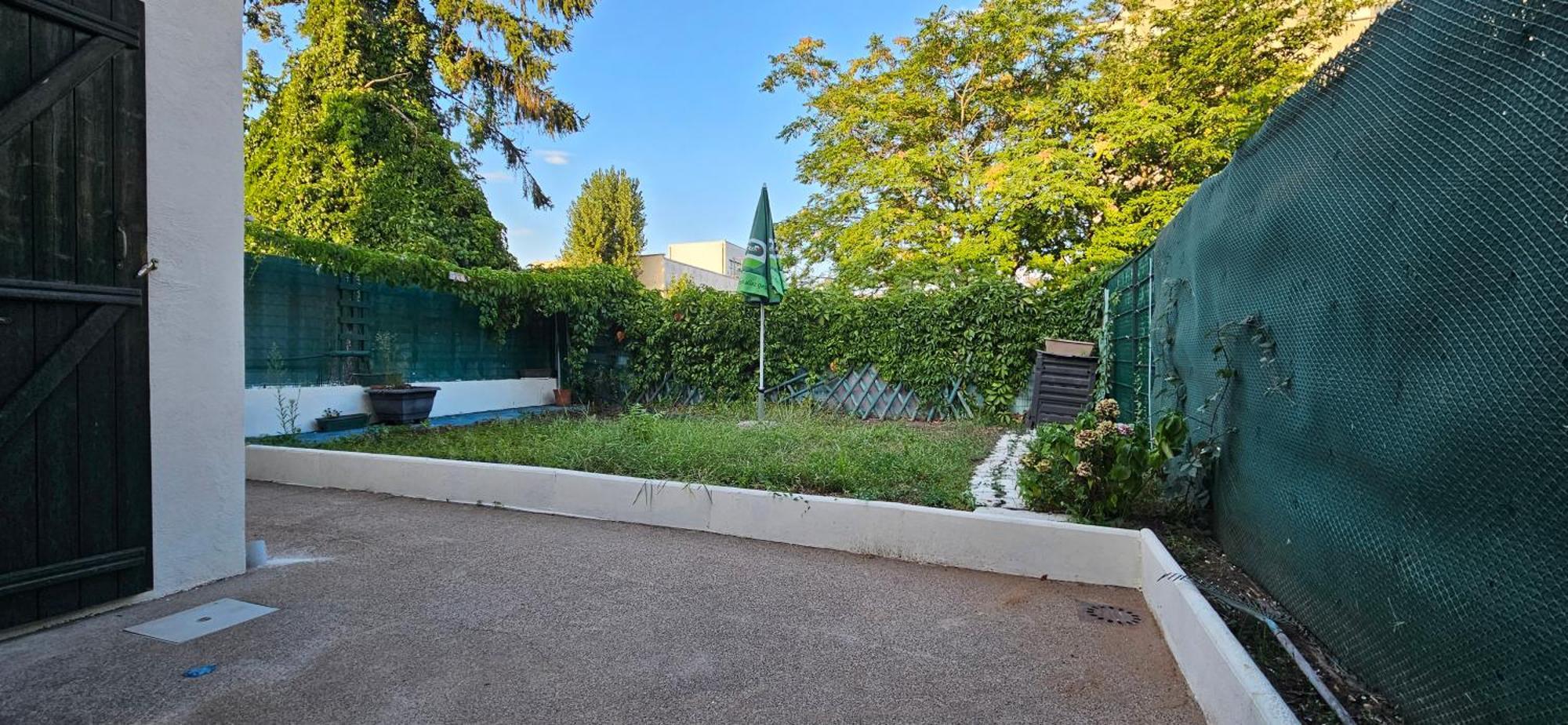 Charmante Maison Avec Jardin Sans Vis-A-Vis Saint-Fons Zewnętrze zdjęcie
