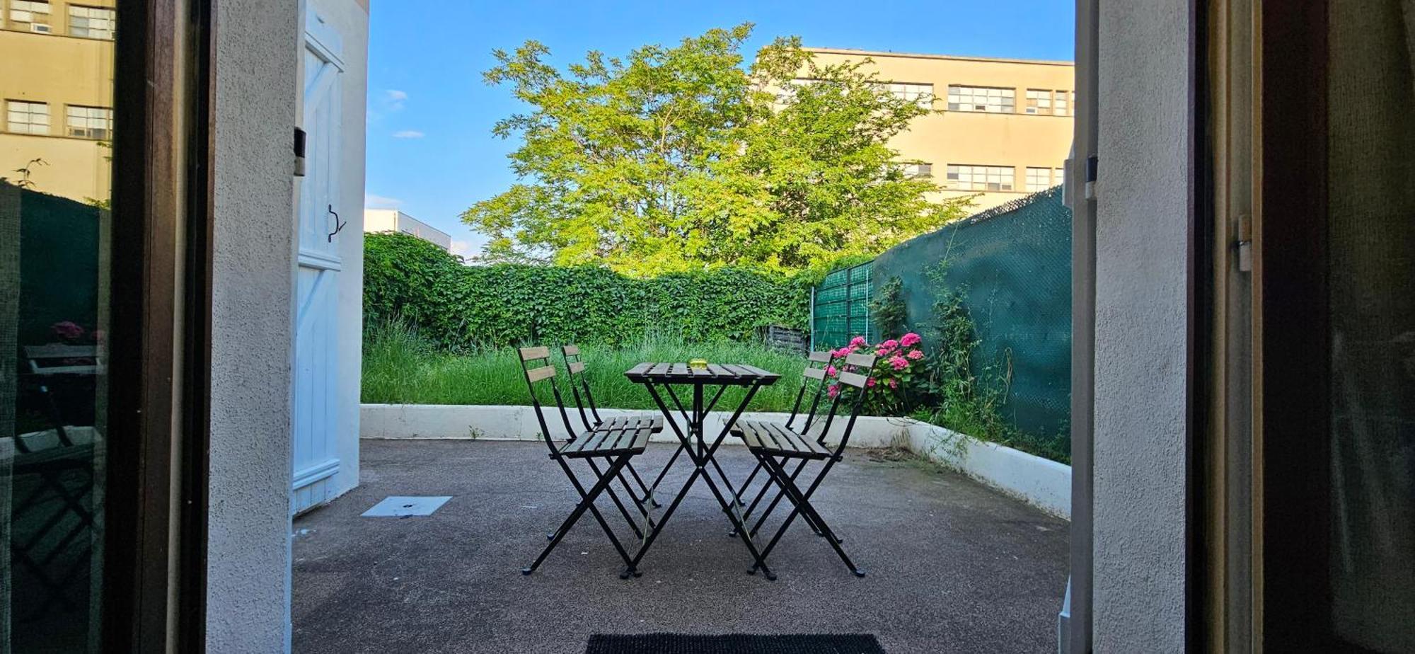 Charmante Maison Avec Jardin Sans Vis-A-Vis Saint-Fons Zewnętrze zdjęcie